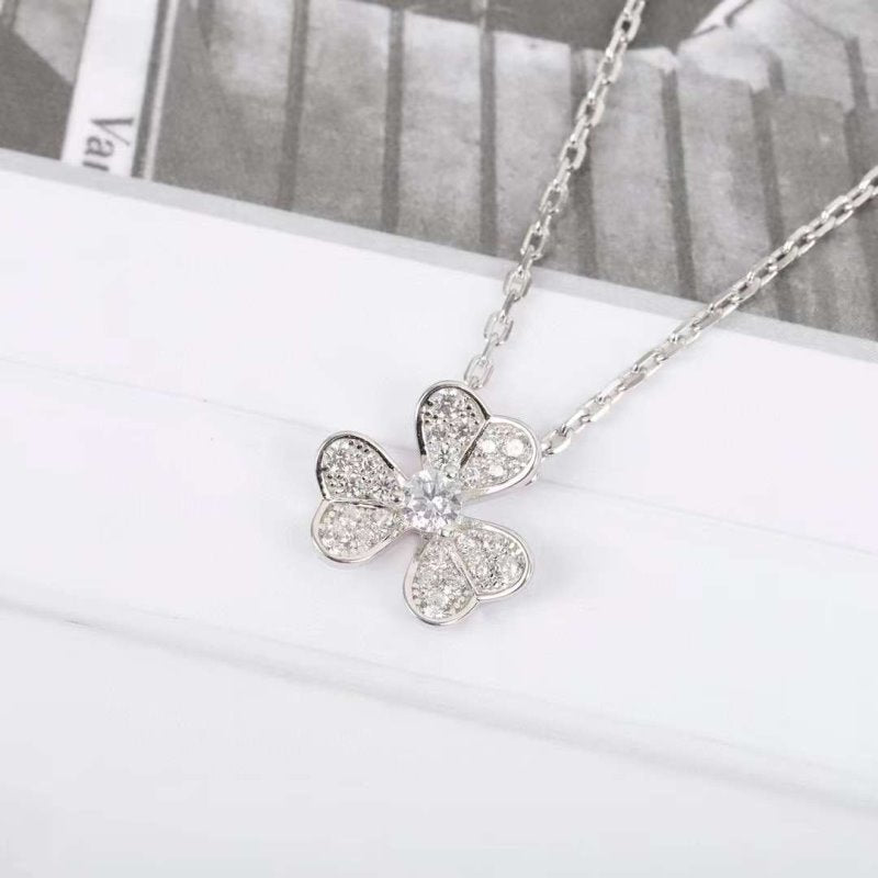 Van Cleef and Arpels Clover full Diamond Necklace JWLH0131