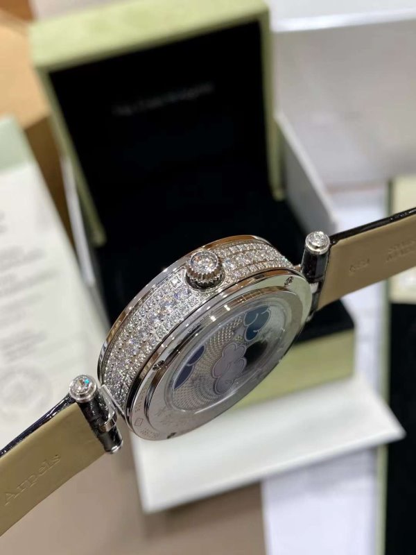 Van Cleef and Arpels Feerie Wrist Watch JWLH0161