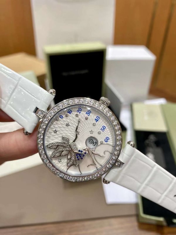 Van Cleef and Arpels Feerie Wrist Watch JWLH0162