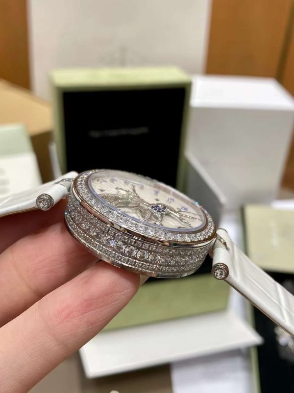Van Cleef and Arpels Feerie Wrist Watch JWLH0162