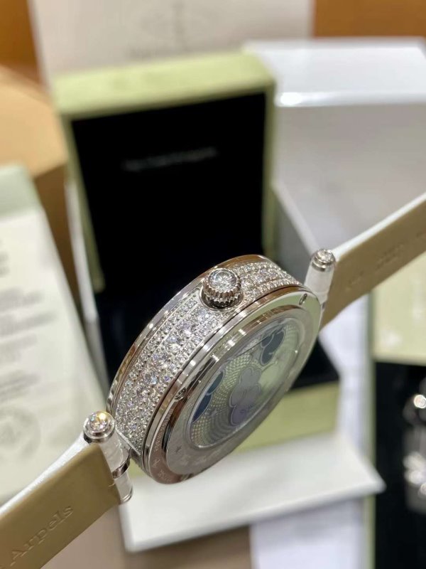 Van Cleef and Arpels Feerie Wrist Watch JWLH0162