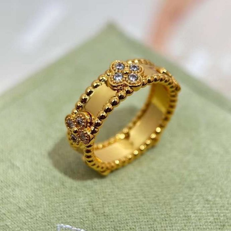 Van Cleef and Arpels Four Leaf Clover Rings JWLH0166
