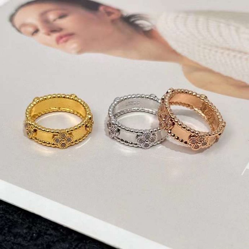 Van Cleef and Arpels Four Leaf Clover Rings JWLH0166