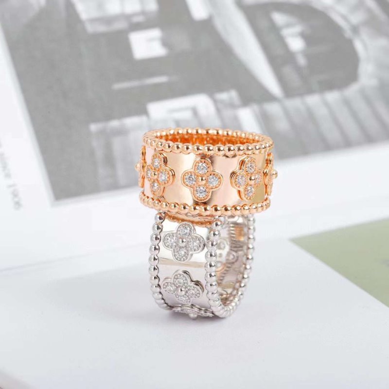 Van Cleef and Arpels Four Leaf Lucky Ring JWLH0123