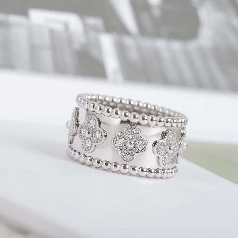 Van Cleef and Arpels Four Leaf Lucky Ring JWLH0123