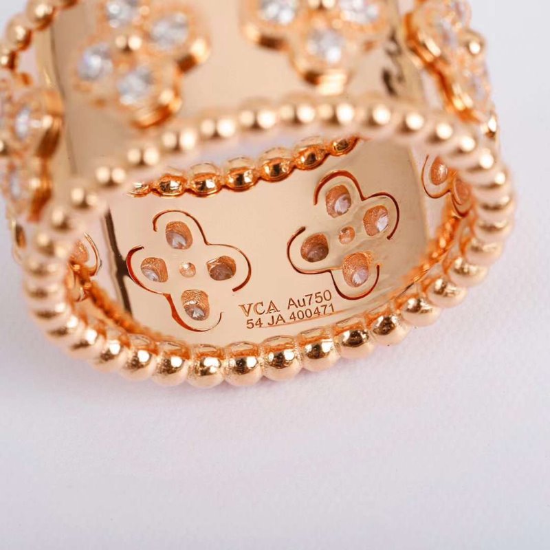 Van Cleef and Arpels Four Leaf Lucky Ring JWLH0123