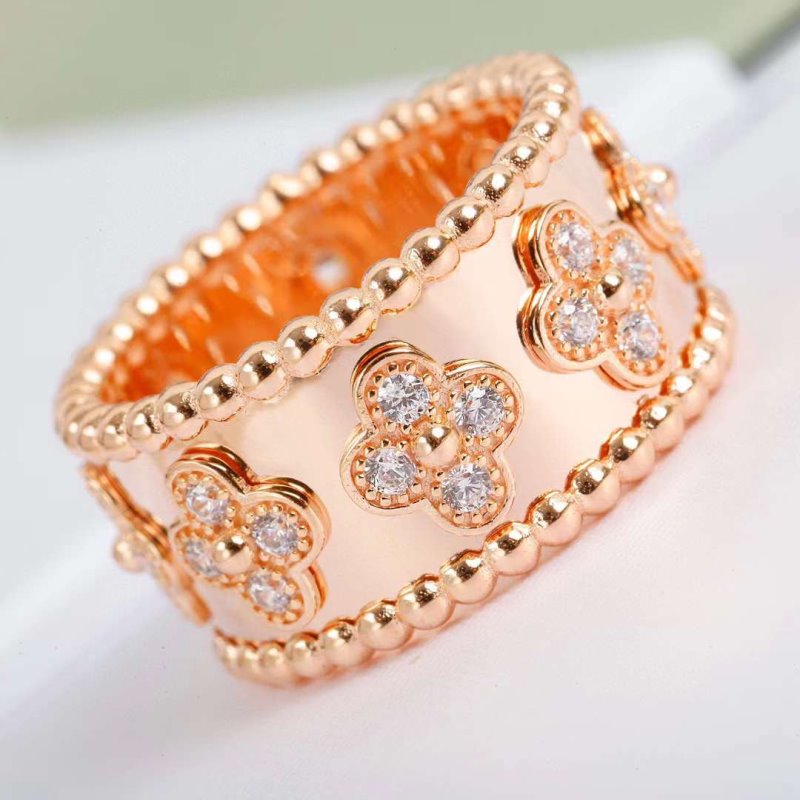 Van Cleef and Arpels Four Leaf Lucky Ring JWLH0123