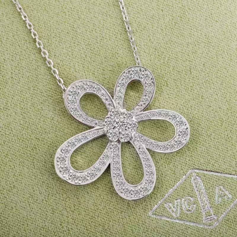 Van Cleef and Arpels Large Flower Necklace JWLH0122