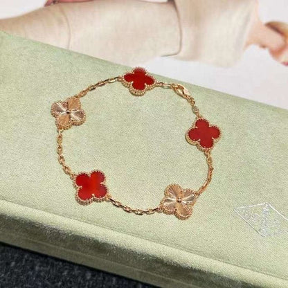 Van Cleef and Arpels Lucky Five Flower Bracelet JWLH0167