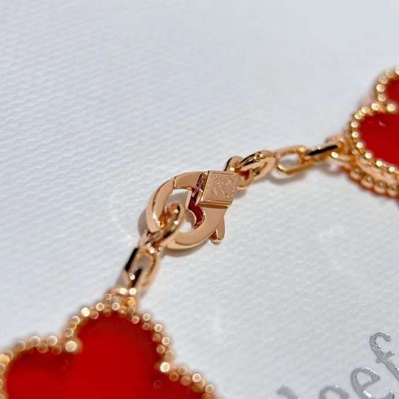 Van Cleef and Arpels Lucky Five Flower Bracelet JWLH0167