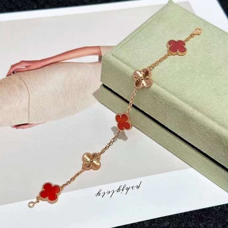 Van Cleef and Arpels Lucky Five Flower Bracelet JWLH0167