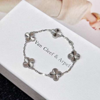 Van Cleef and Arpels Lucky Five Flower Bracelet JWLH0168