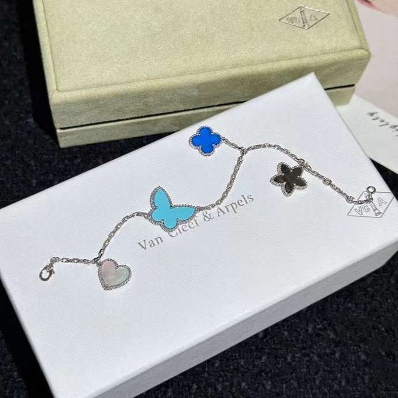 Van Cleef and Arpels Lucky Four Flower Bracelet JWLH0164