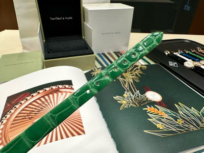 Van Cleef and Arpels Perlee New Wrist Watch WTJN25258