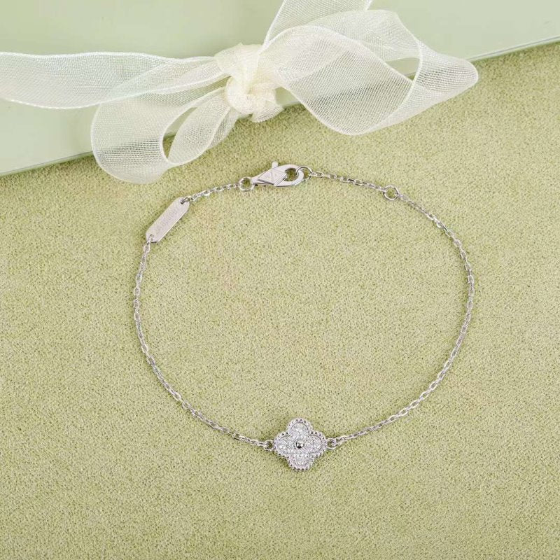Van Cleef and Arpels Single Flower Diamond Bracelet JWLH0124