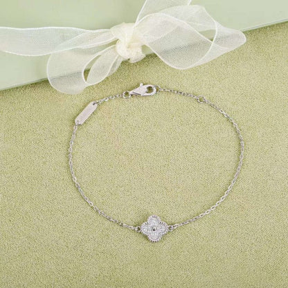 Van Cleef and Arpels Single Flower Diamond Bracelet JWLH0124