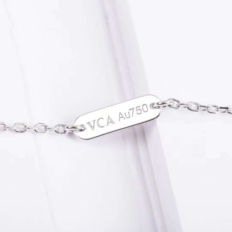 Van Cleef and Arpels Single Flower Diamond Bracelet JWLH0124