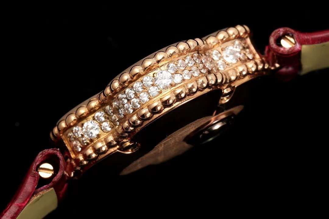 Van Cleef and Arpels Sweet Alhambra Series Wrist Watch WAT02111
