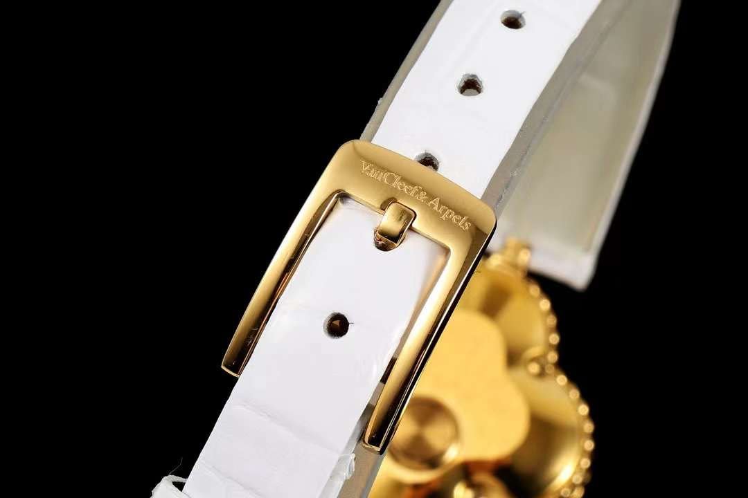 Van Cleef and Arpels Sweet Alhambra Series Wrist Watch WAT02115