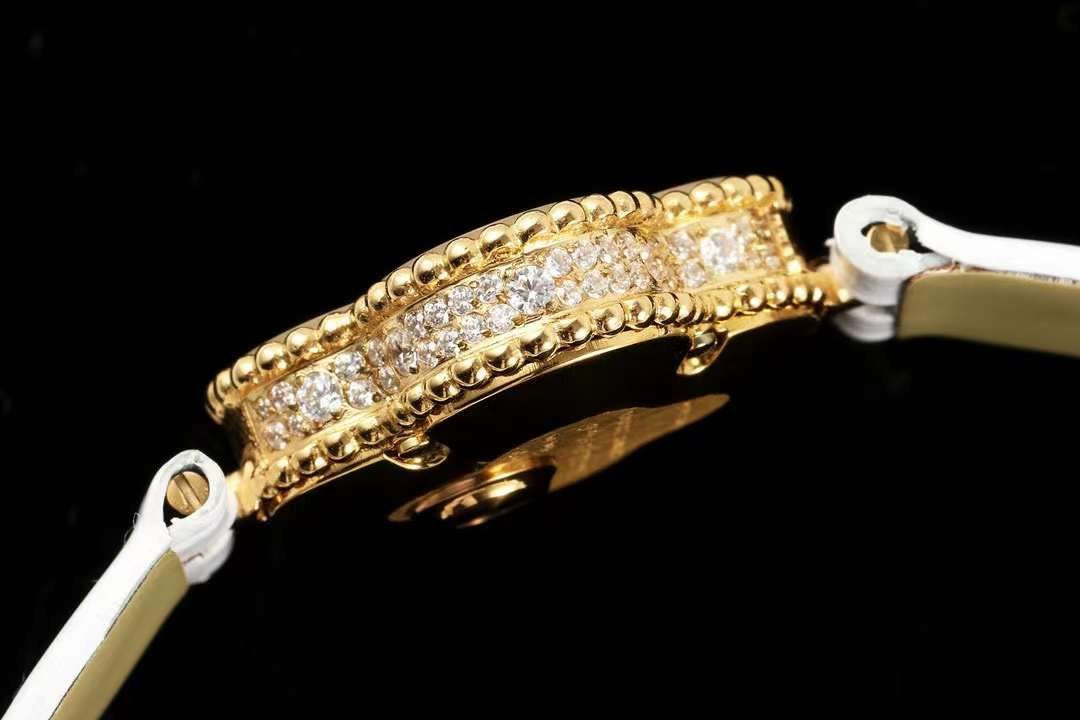 Van Cleef and Arpels Sweet Alhambra Series Wrist Watch WAT02116