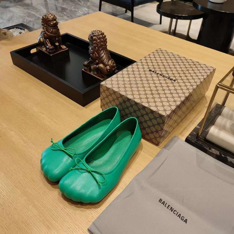 Balenciaga Flat sole Shoes SHS04712