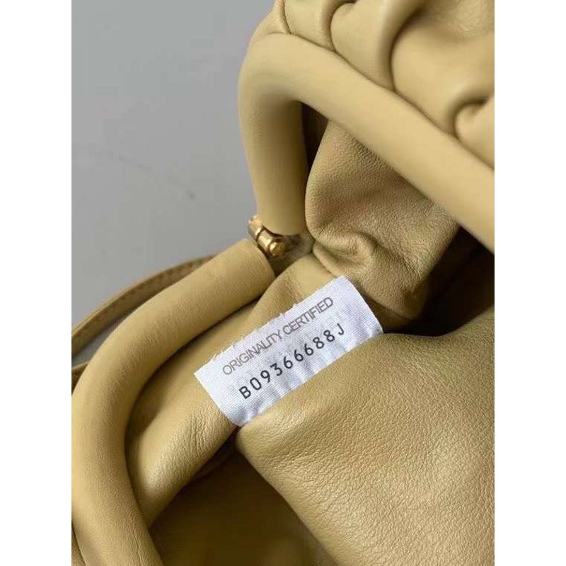 Bottega Veneta The Pouch Cloud Bag Bag BGMP1894