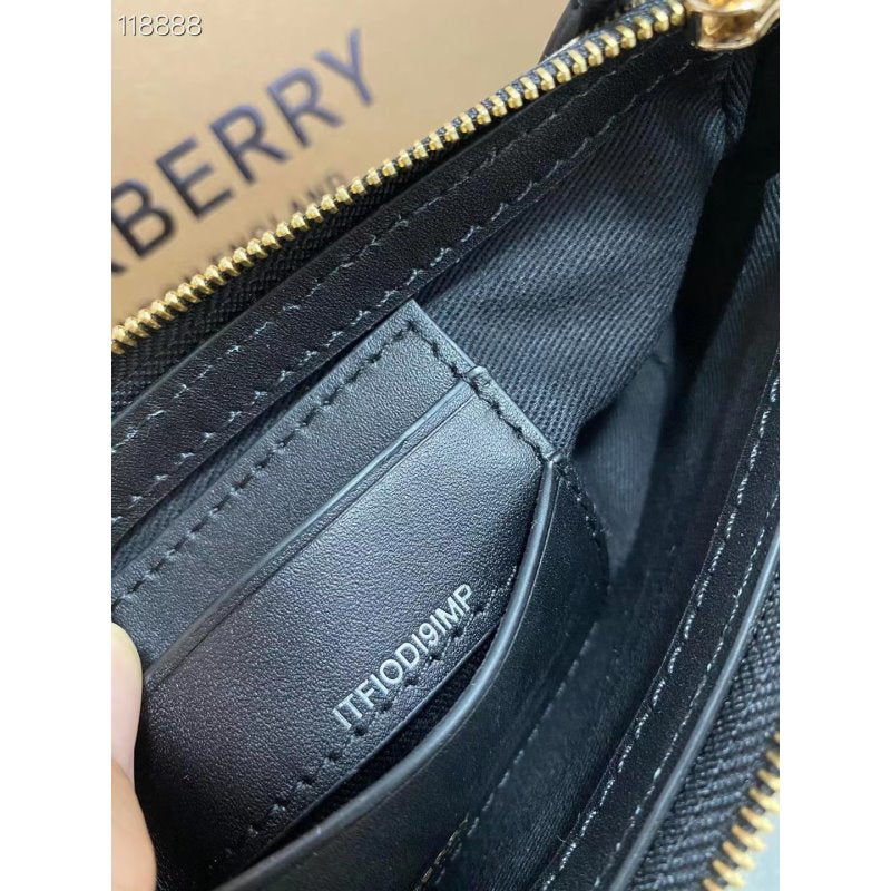 Burberry Cluctch Bag BBR00278