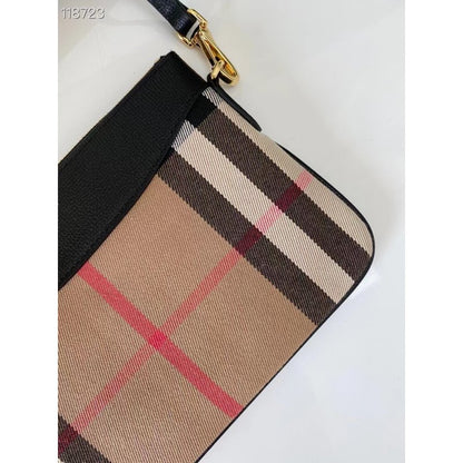 Burberry Leather Clutch Bag BBR00272