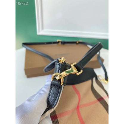 Burberry Leather Clutch Bag BBR00272