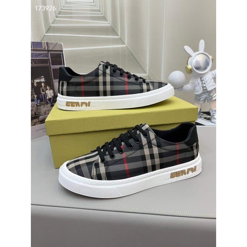 Burberry Shoes SHS04623