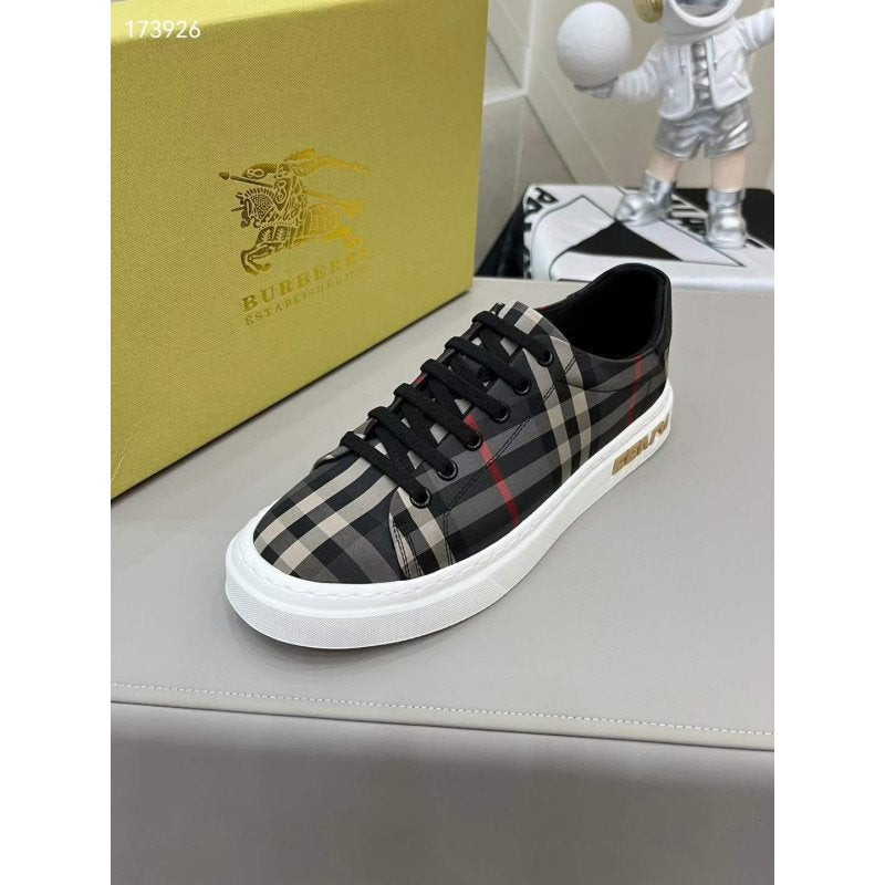 Burberry Shoes SHS04623