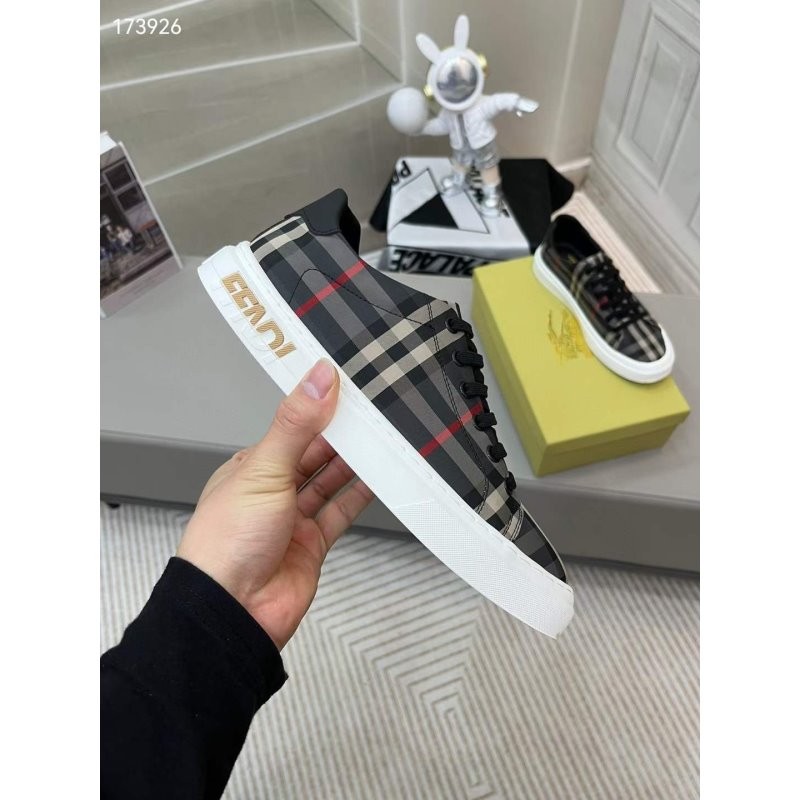 Burberry Shoes SHS04623