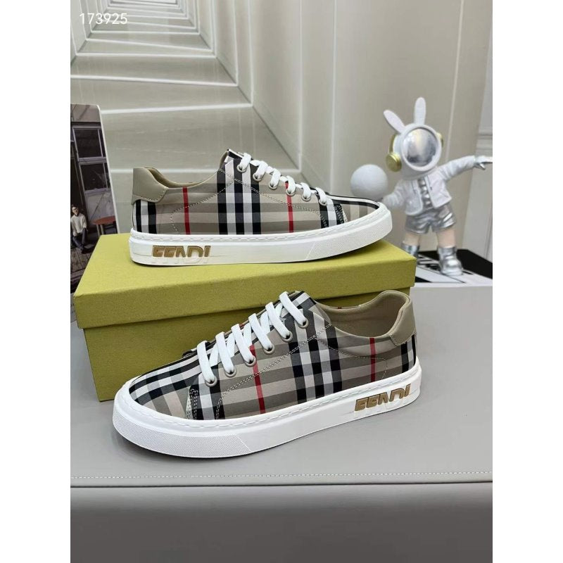 Burberry Shoes SHS04624