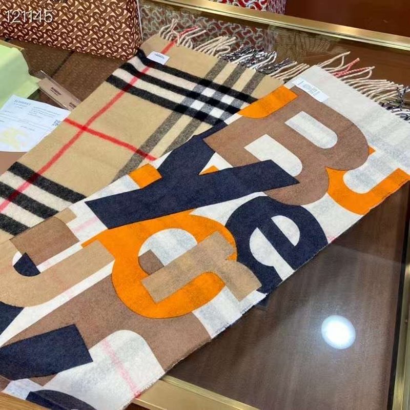Burberry Cashmere Scarf SS001154