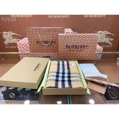 Burberry Wool Scarf SS001159