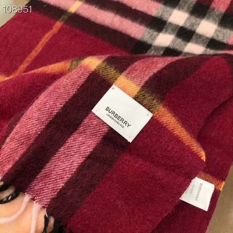 Burberry Wool and Cashmere Scarf SS001187