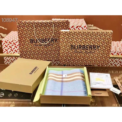 Burberry Wool and Cashmere Scarf SS001188