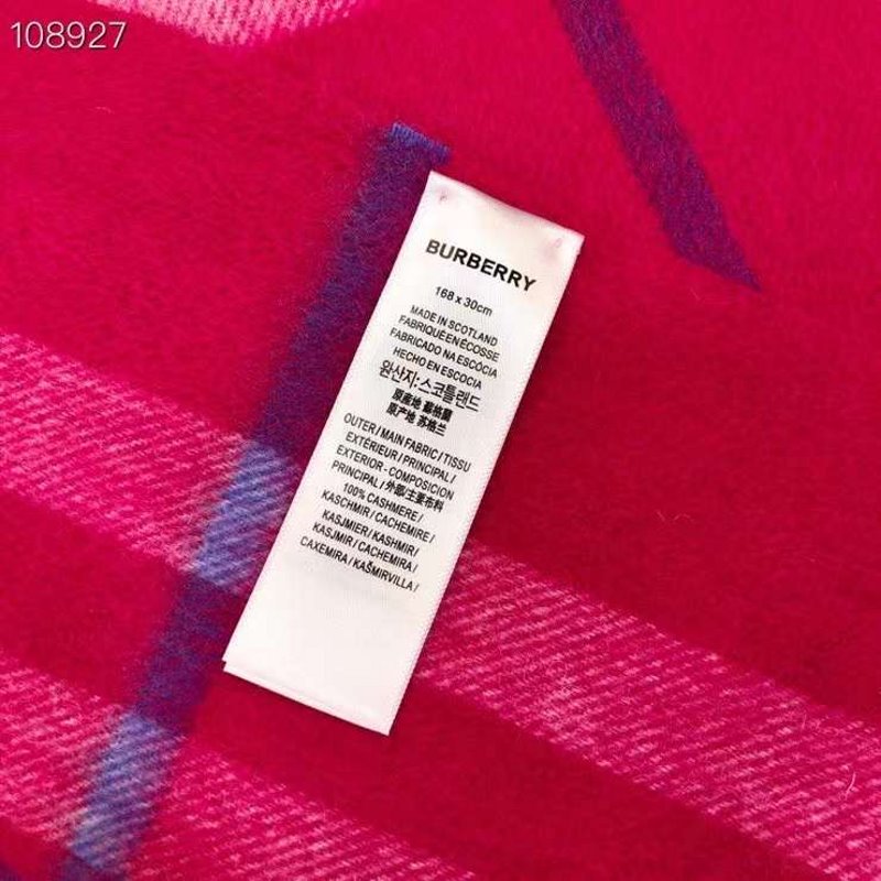 Burberry Wool and Cashmere Scarf SS001193