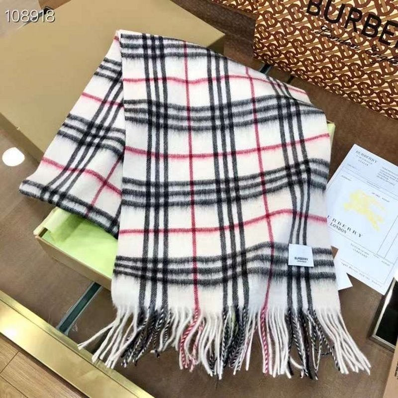 Burberry Wool and Cashmere Scarf SS001194