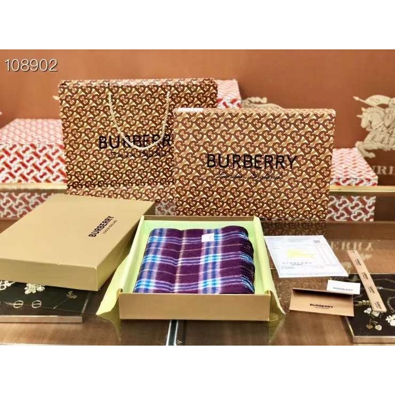 Burberry Wool and Cashmere Scarf SS001196