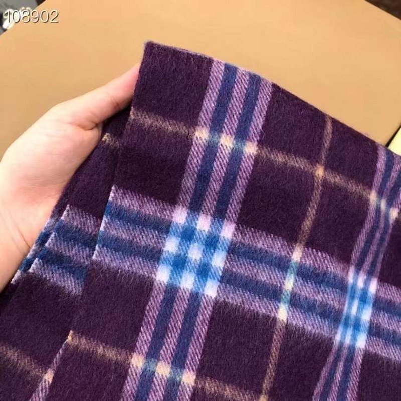 Burberry Wool and Cashmere Scarf SS001196