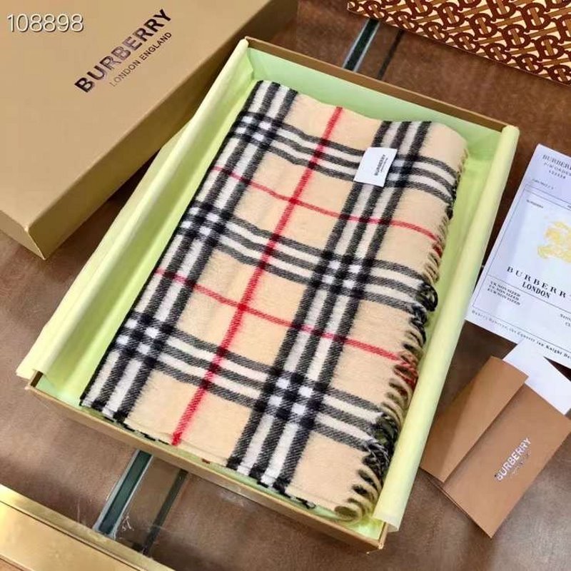 Burberry Wool and Cashmere Scarf SS001197