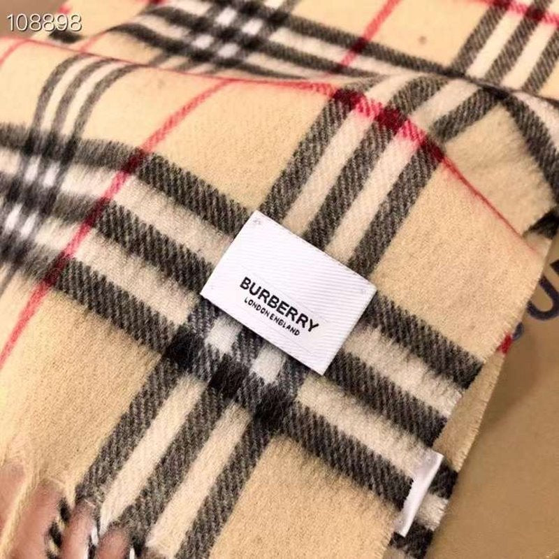 Burberry Wool and Cashmere Scarf SS001197