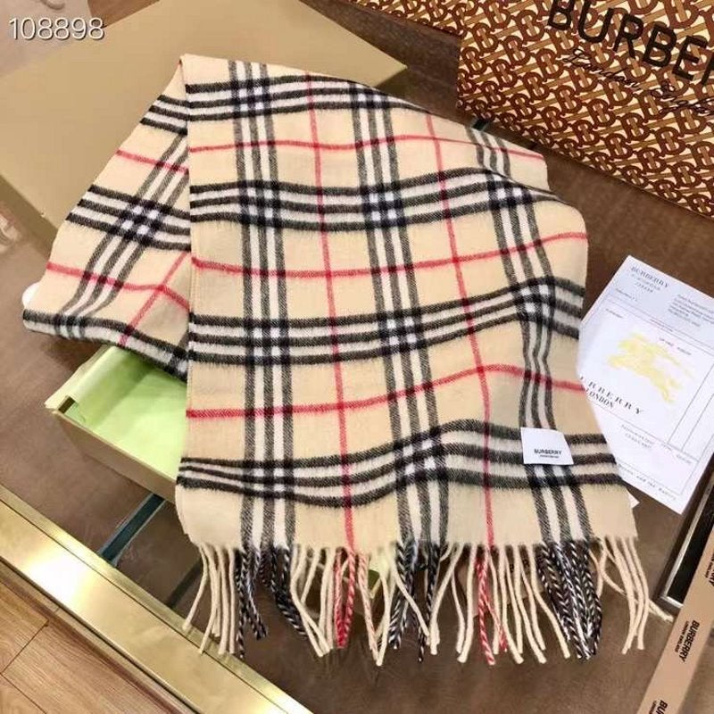 Burberry Wool and Cashmere Scarf SS001197