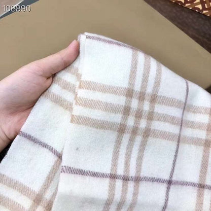 Burberry Wool and Cashmere Scarf SS001198