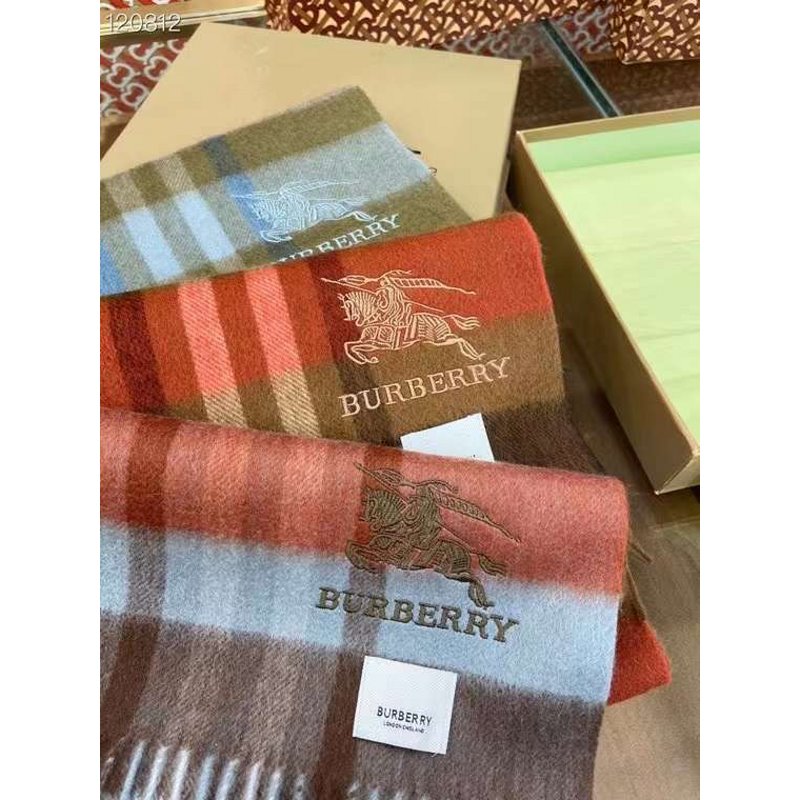 Burberry Wool and Cashmere Scarf SS001200