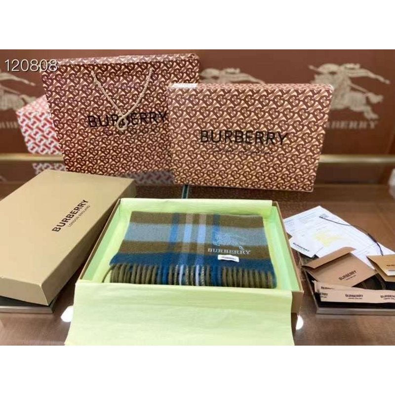 Burberry Wool and Cashmere Scarf SS001201