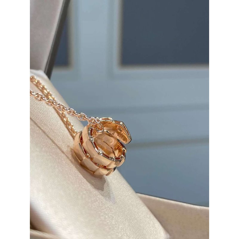 Bvlgari Snake Pendant Necklace JWL01174