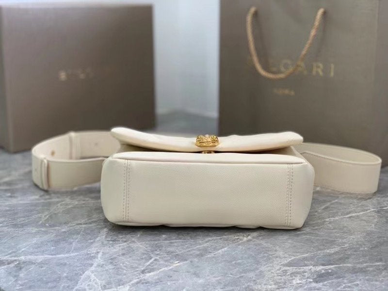 Bvlgari White  Serpenti Cabocho Shoulder Bag BVGR00339