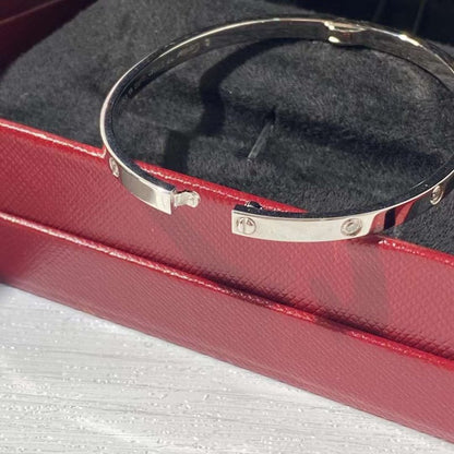 Cartier Love Bracelet JWL01151